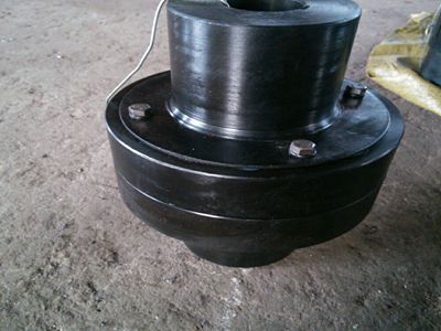 彈性柱銷聯(lián)軸器發(fā)電機(jī)主軸軸線的對(duì)中方法與聯(lián)軸器的性能